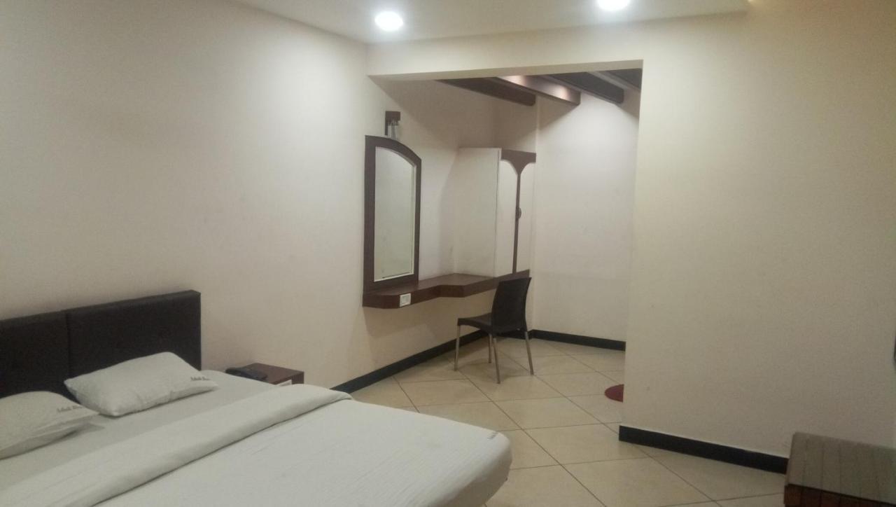 Ashok Bhavan Hotel Maduráj Kültér fotó