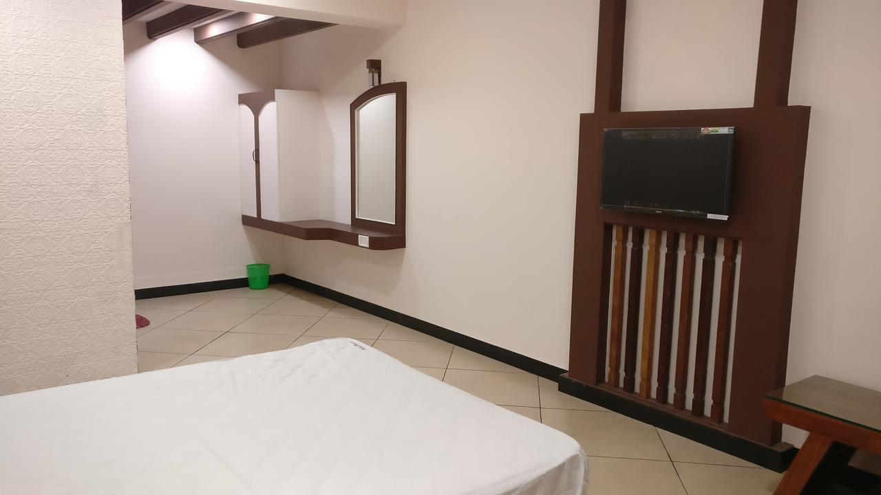 Ashok Bhavan Hotel Maduráj Kültér fotó
